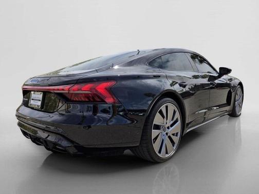 Mythos Black Metallic 2022 Audi e-tron GT Prestige