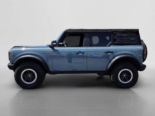 Blue 2021 Ford Bronco Base