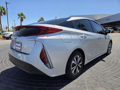 Classic Silver Metallic 2017 Toyota Prius Prime Plus