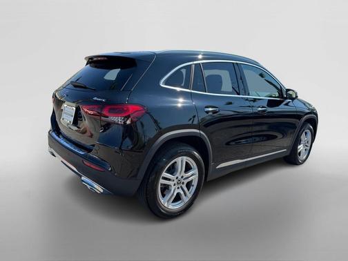 2022 Mercedes-Benz GLA 250 Base 4MATIC