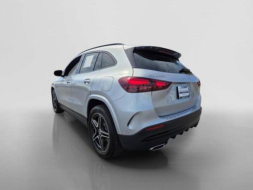 Cirrus Silver Metallic 2026 Mercedes-Benz GLA 250 Base