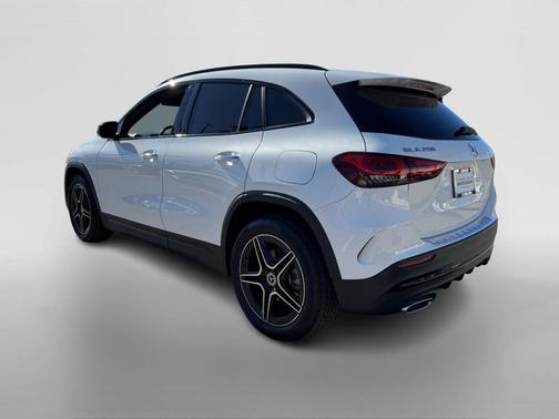 2022 Mercedes-Benz GLA 250 Base 4MATIC