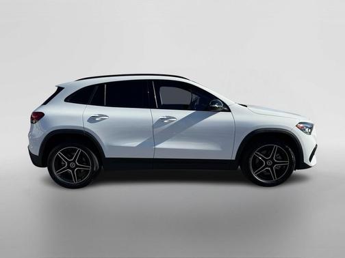2022 Mercedes-Benz GLA 250 Base 4MATIC