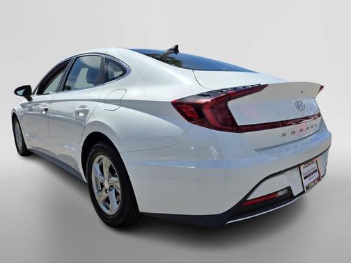 Quartz White 2022 Hyundai SONATA SE