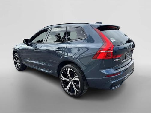 2022 Volvo XC60 Recharge Plug-In Hybrid T8 R-Design Extended Range
