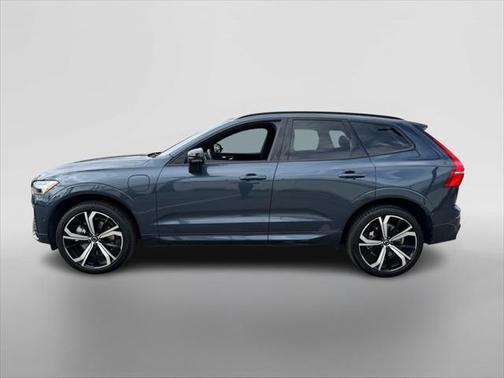 2022 Volvo XC60 Recharge Plug-In Hybrid T8 R-Design Extended Range