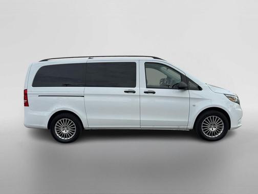 2018 Mercedes-Benz Metris Base