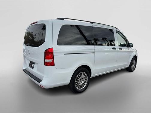 2018 Mercedes-Benz Metris Base