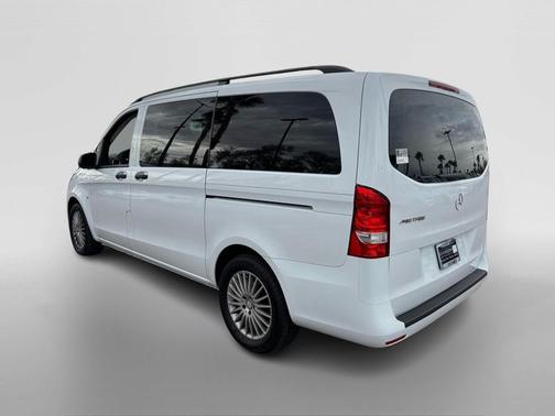 2018 Mercedes-Benz Metris Base