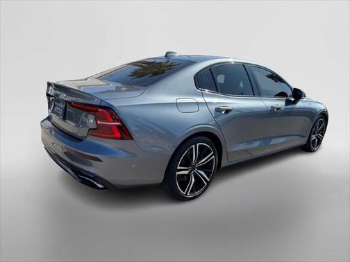 2020 Volvo S60 T5 R-Design