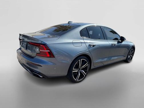 2020 Volvo S60 T5 R-Design