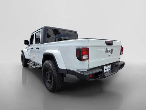 Bright White 2023 Jeep Gladiator Overland