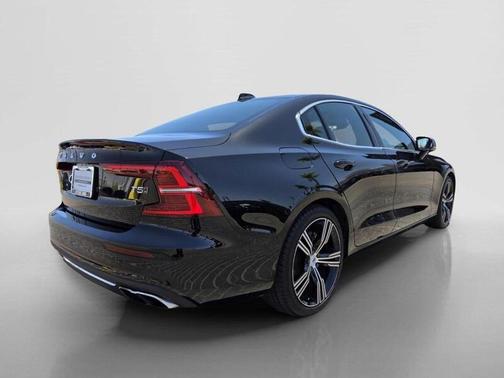 Black 2021 Volvo S60 T5