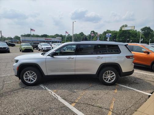 2023 Jeep Grand Cherokee L Laredo