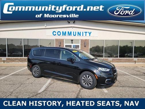 2024 Chrysler Pacifica Hybrid Select