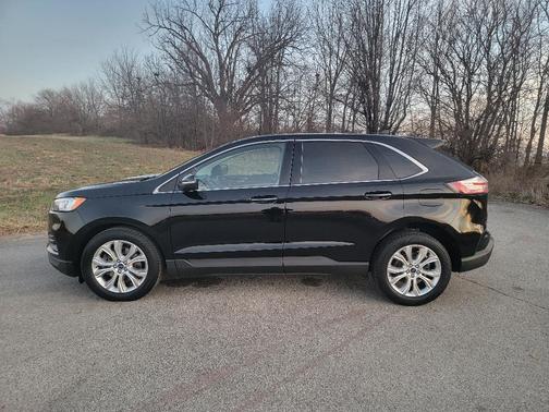2020 Ford Edge Titanium