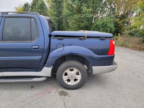 2003 Ford Explorer Sport Trac Base