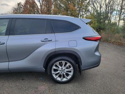 2021 Toyota Highlander Hybrid Limited