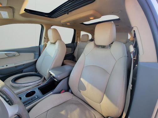 2011 Chevrolet Traverse 2LT