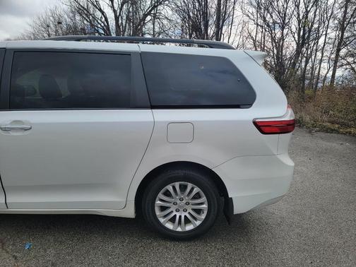 2015 Toyota Sienna XLE