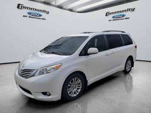 2015 Toyota Sienna XLE