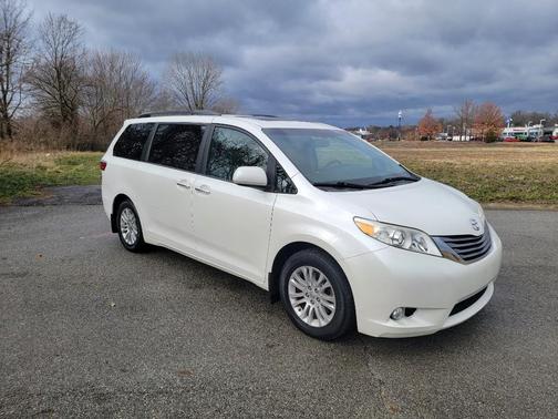 2015 Toyota Sienna XLE