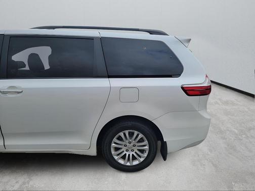 2015 Toyota Sienna XLE