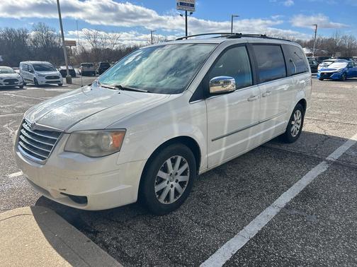 2010 Chrysler Town & Country Touring