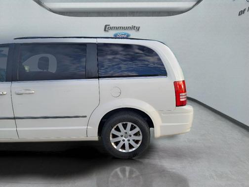 2010 Chrysler Town & Country Touring