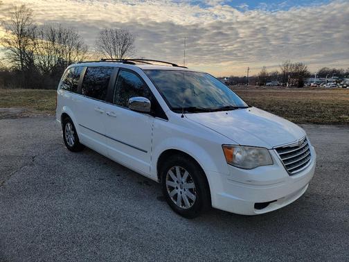 2010 Chrysler Town & Country Touring