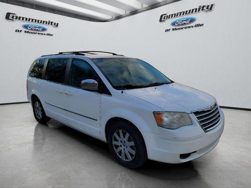 2010 Chrysler Town & Country Touring