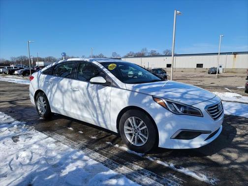 2016 Hyundai SONATA SE