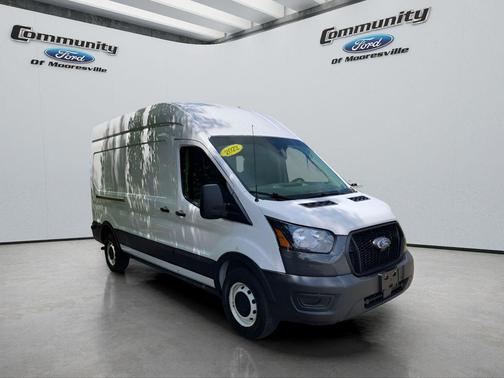 2022 Ford Transit-250 Base