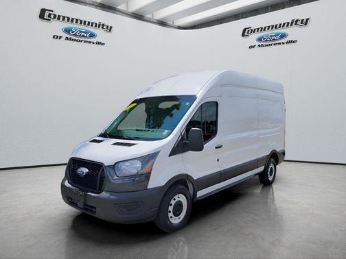 2022 Ford Transit-250 Base