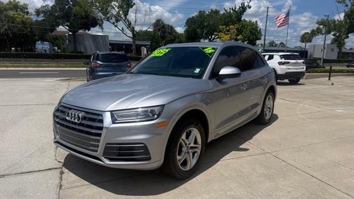 Florett Silver Metallic 2018 Audi Q5 2.0T Premium