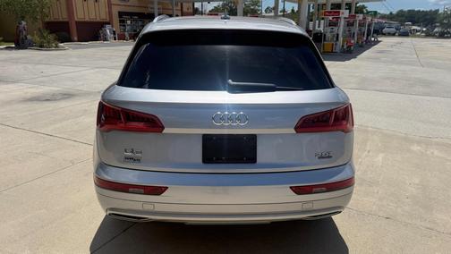 Florett Silver Metallic 2018 Audi Q5 2.0T Premium