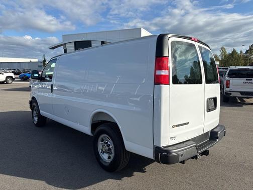 2025 Chevrolet Express 2500 RWD 2500 Regular Wheelbase WT