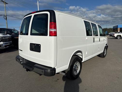 2025 Chevrolet Express 2500 RWD 2500 Regular Wheelbase WT