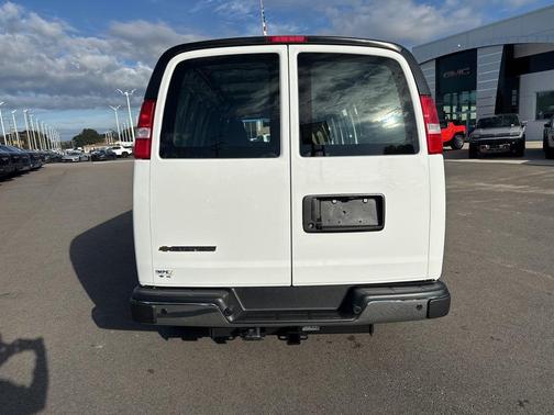 2025 Chevrolet Express 2500 RWD 2500 Regular Wheelbase WT
