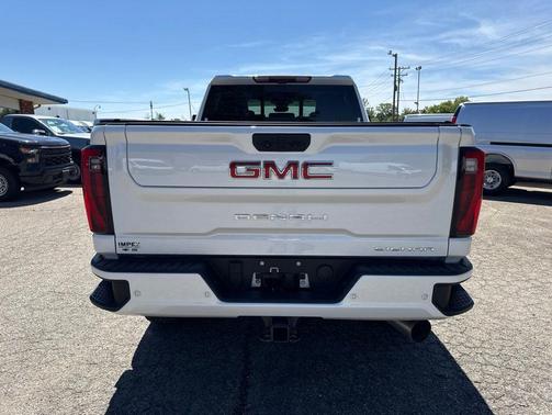 White 2024 GMC Sierra 2500 Denali