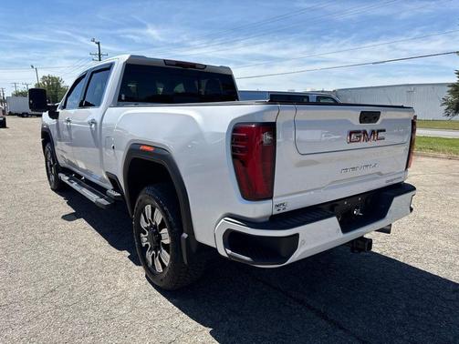 White 2024 GMC Sierra 2500 Denali