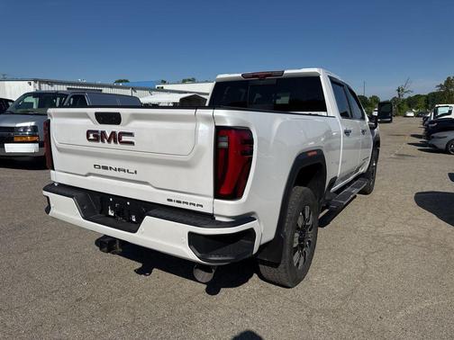White 2024 GMC Sierra 2500 Denali