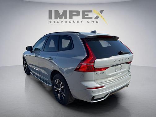 Gray 2024 Volvo XC60 B5 Core Dark Theme