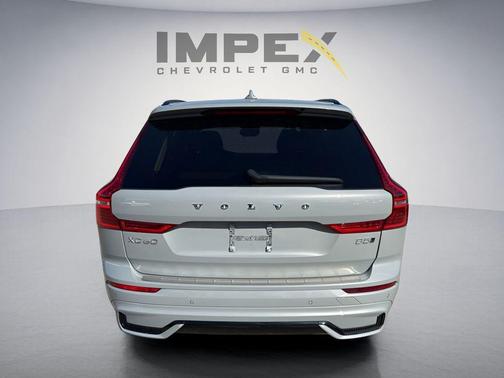 Gray 2024 Volvo XC60 B5 Core Dark Theme