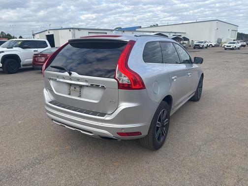 2017 Volvo XC60 T5 Dynamic
