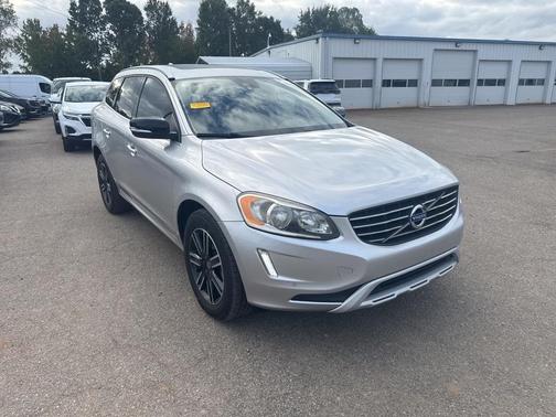 2017 Volvo XC60 T5 Dynamic
