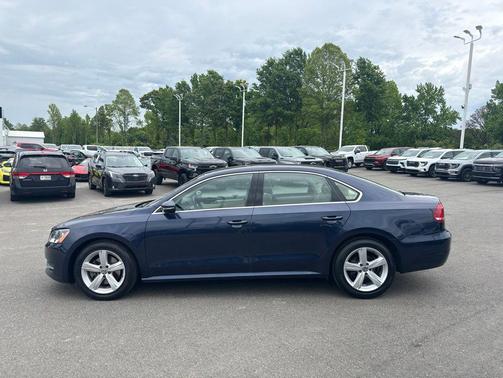 2012 Volkswagen Passat 2.5 SE