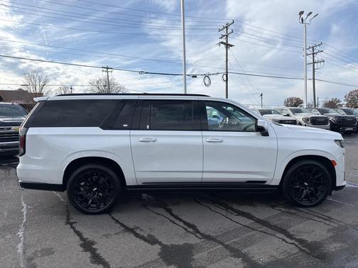 2023 Cadillac Escalade ESV Sport Platinum