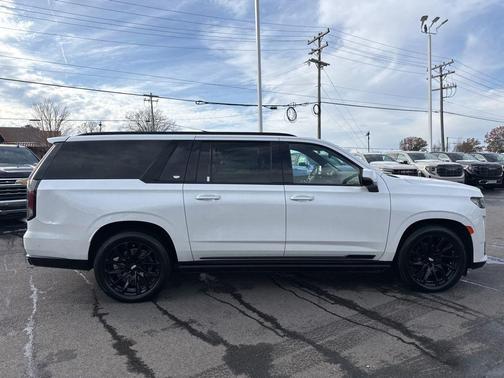 2023 Cadillac Escalade ESV Sport Platinum
