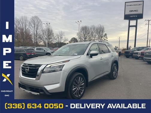 2023 Nissan Pathfinder SL FWD